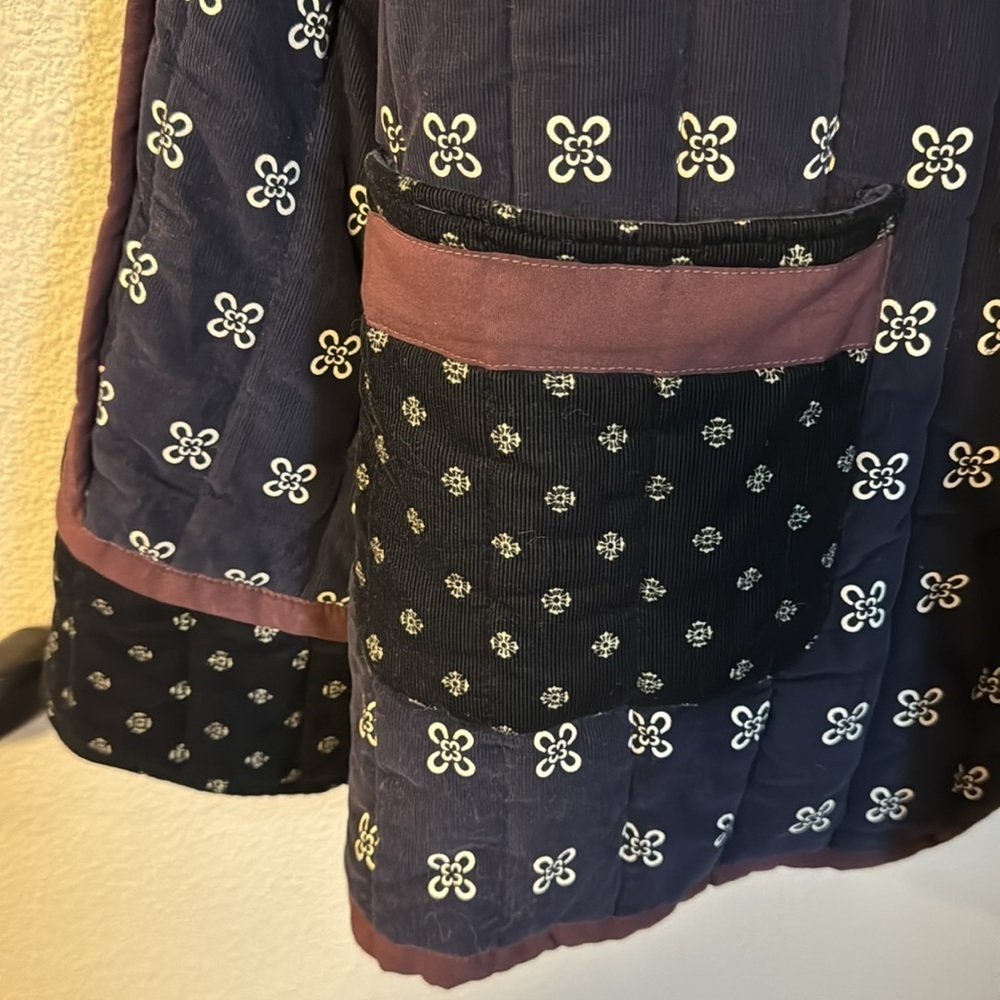 Patterned Velvet Quilted Jacket - Picture 2 of 7